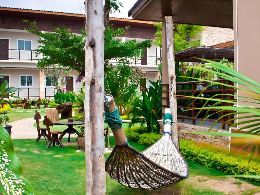 The Park Nangrong Resort Buitenkant foto